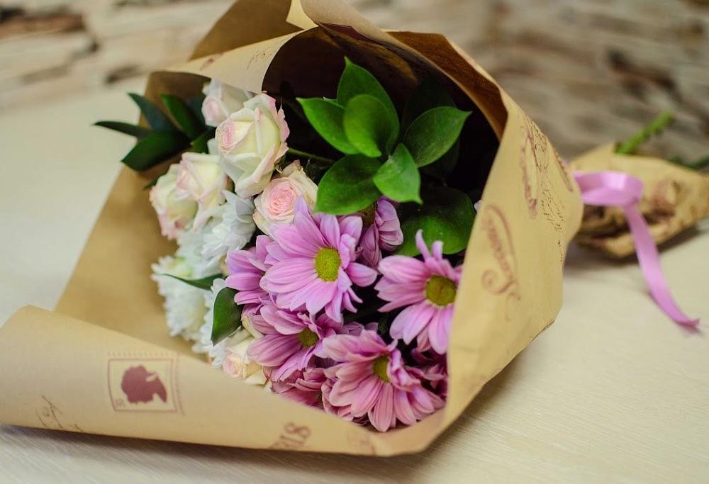 Букет цветов из: Розы и Хризантемы в Падаре