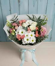 Букет цветов из:  Розы, Лизиантусы и Хризантемы в Падаре