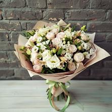 Букет цветов из:  Альстромерии, Розы и Хризантемы в Падаре