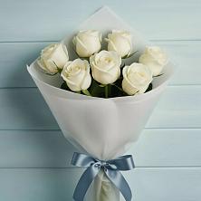 Букет 7 Белых роз Эдлесс Лав в Падаре
