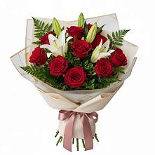 Букет цветов из:  Лилии и Розы в Падаре