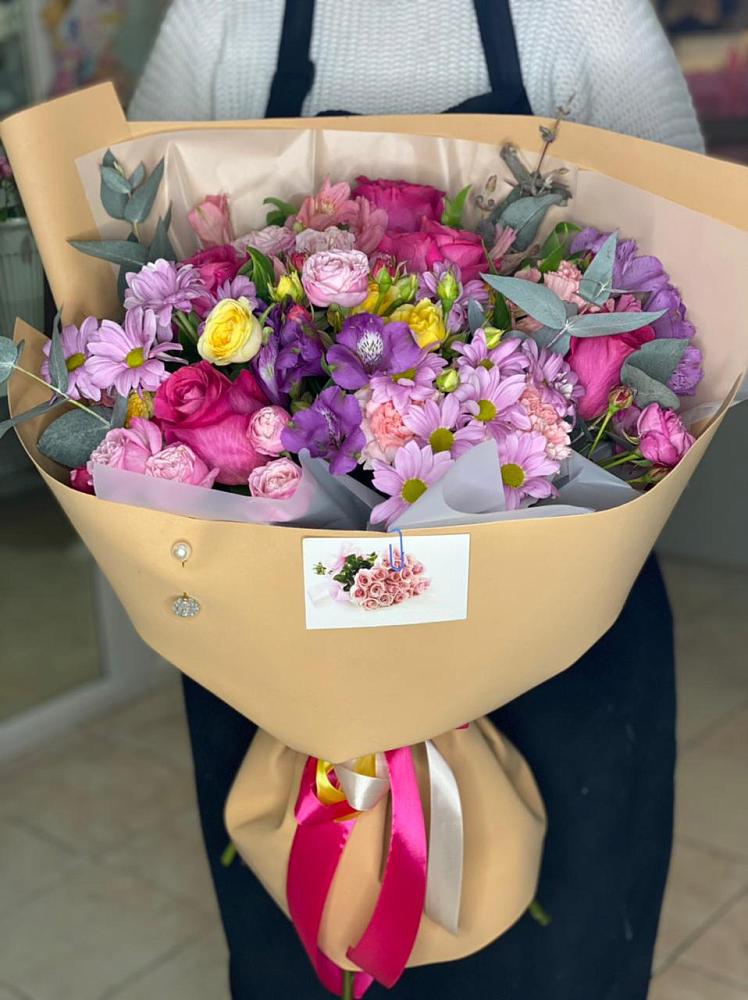 Букет цветов из: Хризантемы, Гвоздики и Альстромерии в Падаре