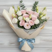 Букет цветов из:  Лизиантусы в Падаре