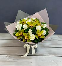 Букет цветов из:  Орхидеи и Розы в Падаре