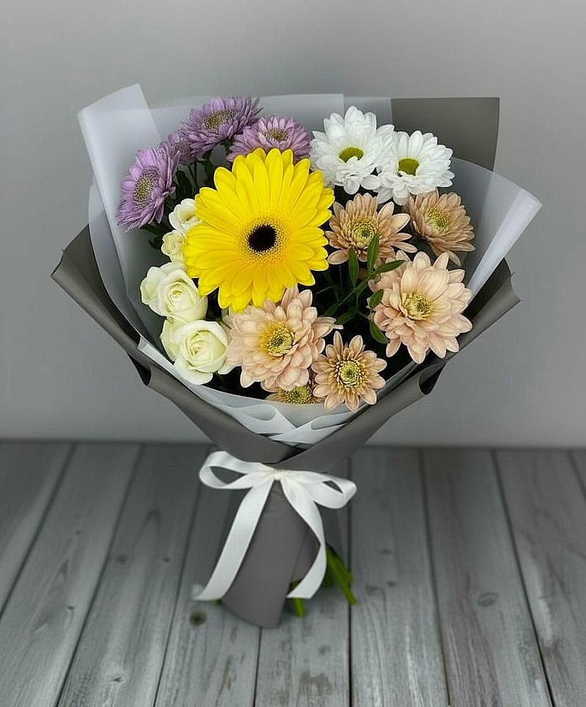 Букет цветов из: Розы, Герберы и Хризантемы в Падаре