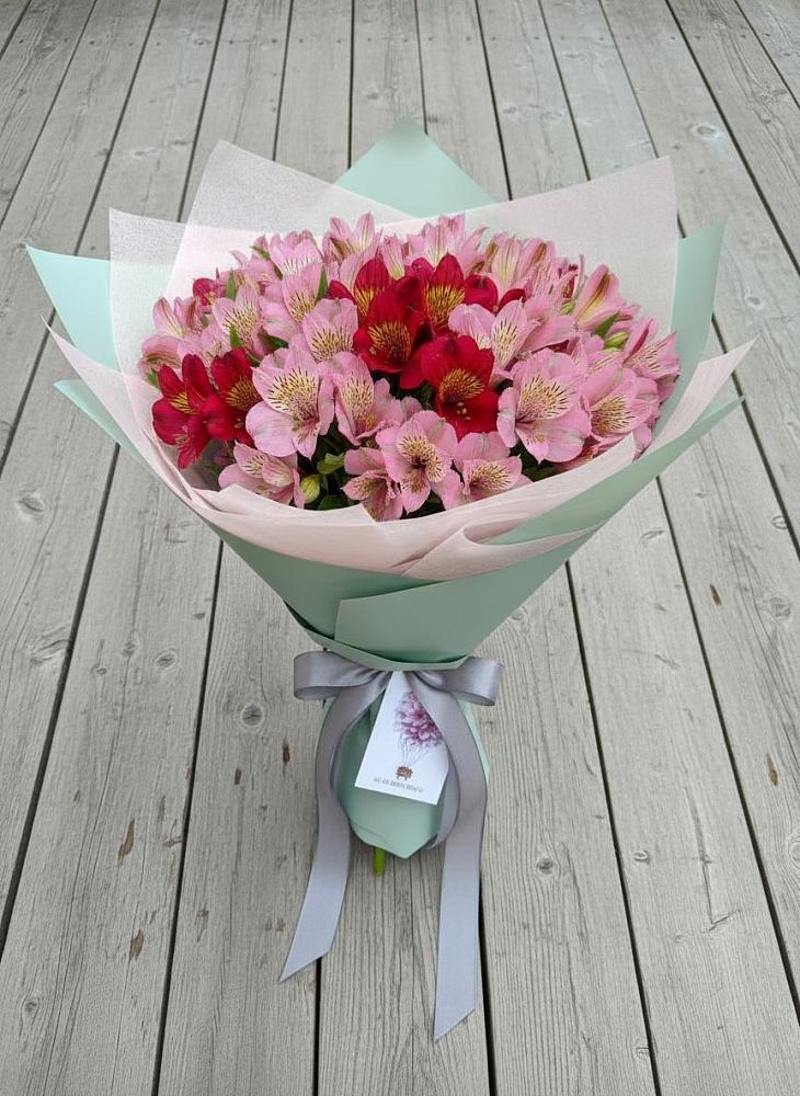 Букет цветов из: Альстромерии в Падаре