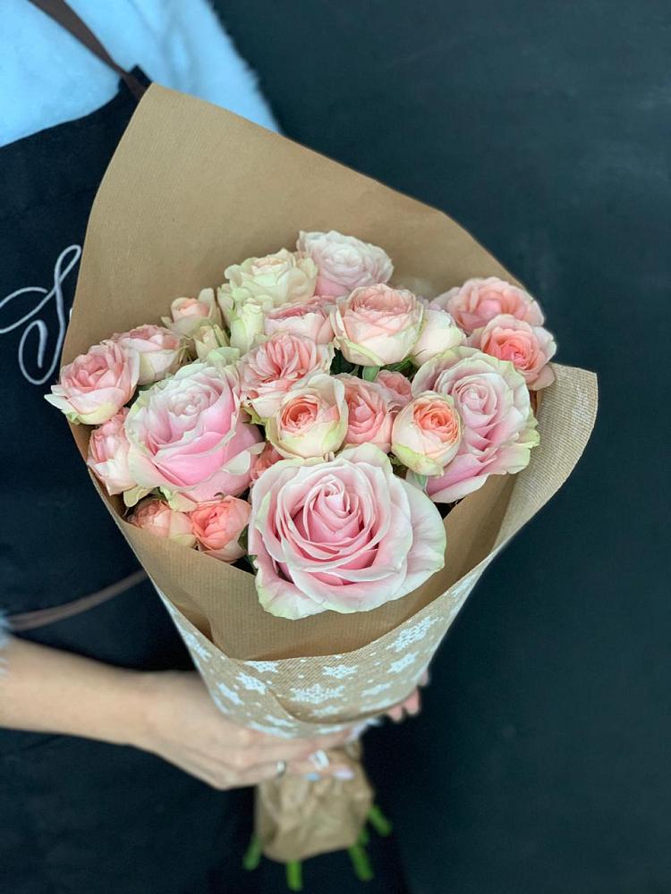 Букет цветов из: Хризантемы и Розы в Падаре