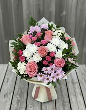 Букет цветов из:  Альстромерии, Гвоздики, Розы и Хризантемы в Падаре