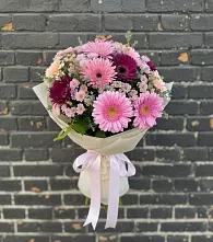 Букет цветов из:  Герберы и Хризантемы в Падаре