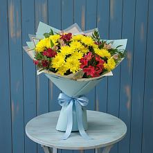 Букет цветов из:  Альстромерии и Хризантемы в Падаре