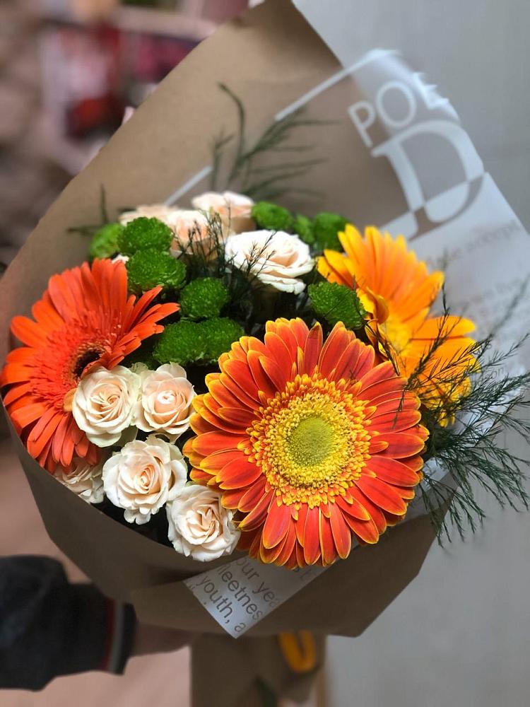 Букет цветов из: Герберы, Хризантемы и Розы в Падаре
