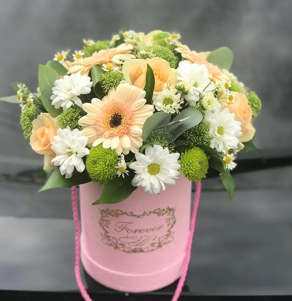 Цветочная композиция из Розы, Герберы и Хризантемы в шляпной коробке в Падаре