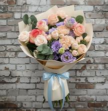 Букет цветов из:  Розы, Лизиантусы и Гвоздики в Падаре